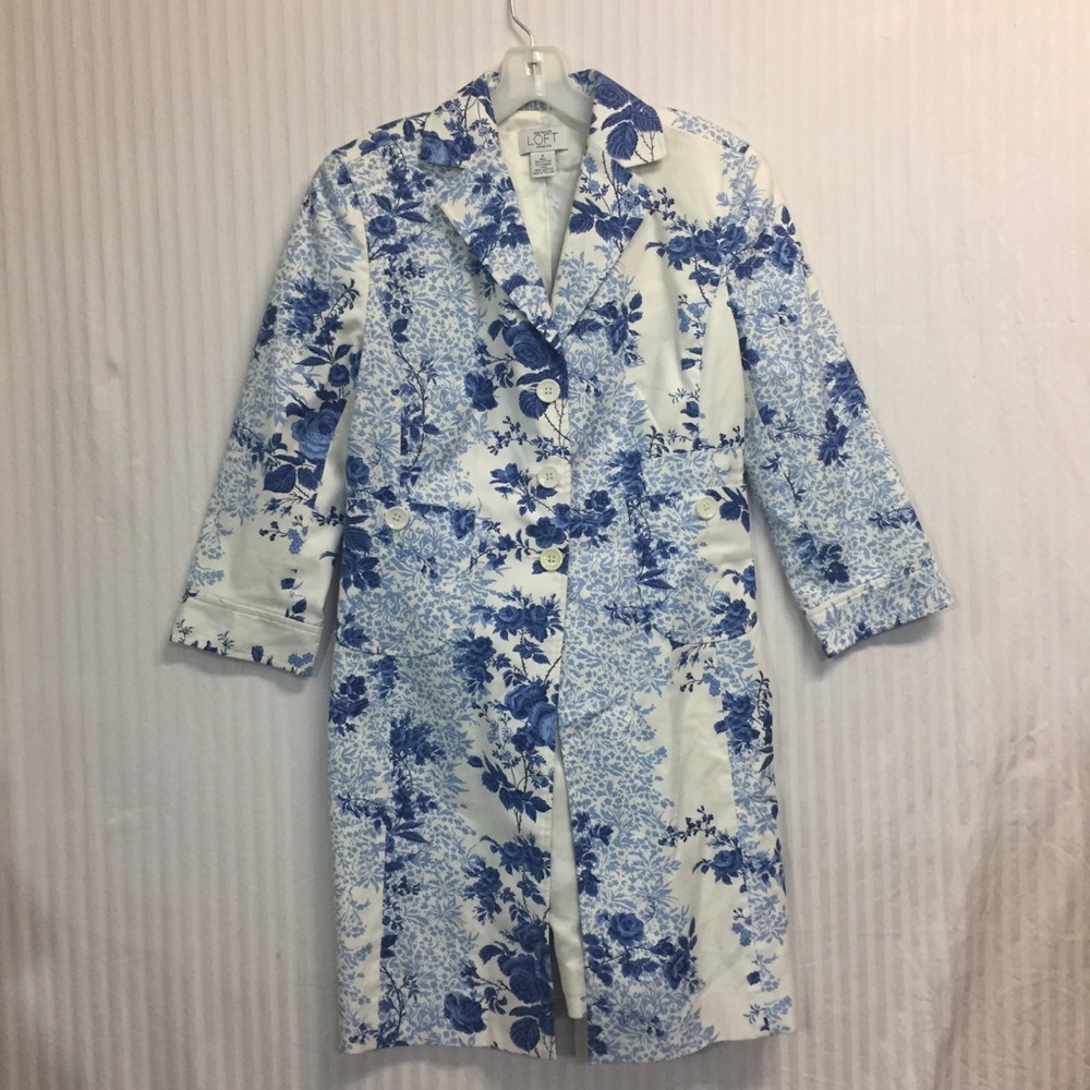 🥳SOLD!!! Ann Taylor LOFT 8 Blue & White Floral Du